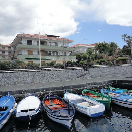 Appartamento Sul Mare Ачиреале Экстерьер фото