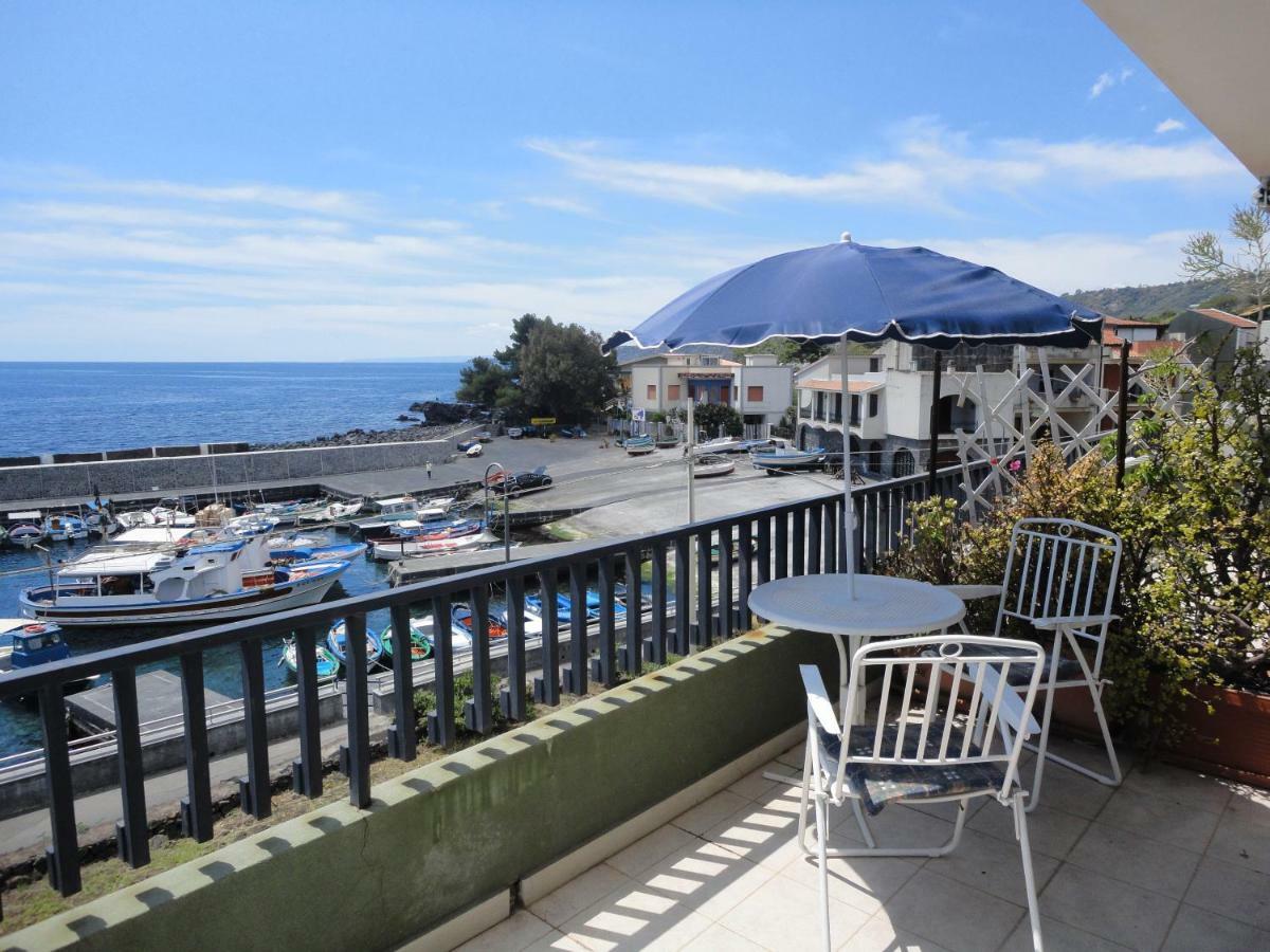 Appartamento Sul Mare Ачиреале Экстерьер фото