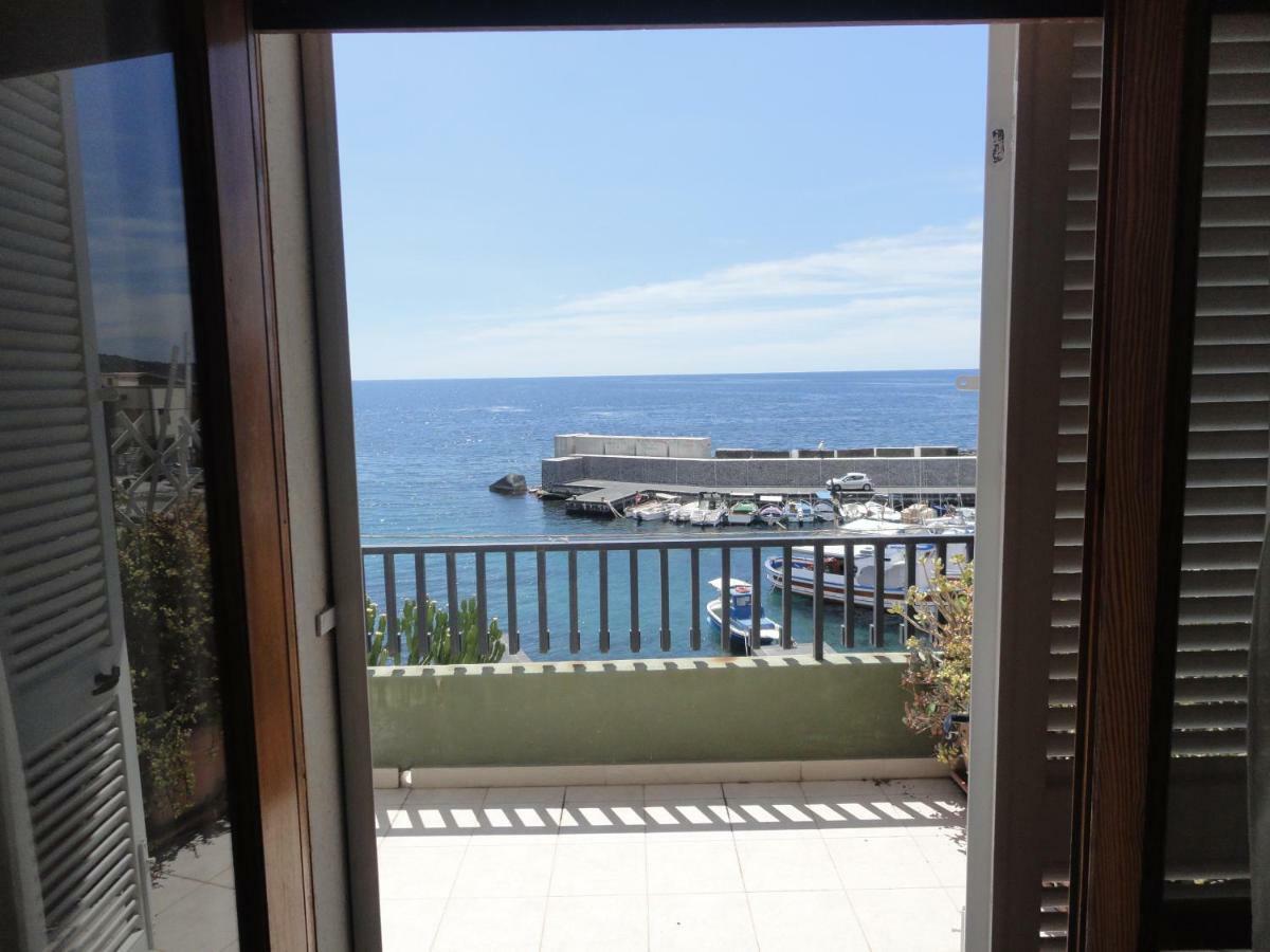 Appartamento Sul Mare Ачиреале Экстерьер фото